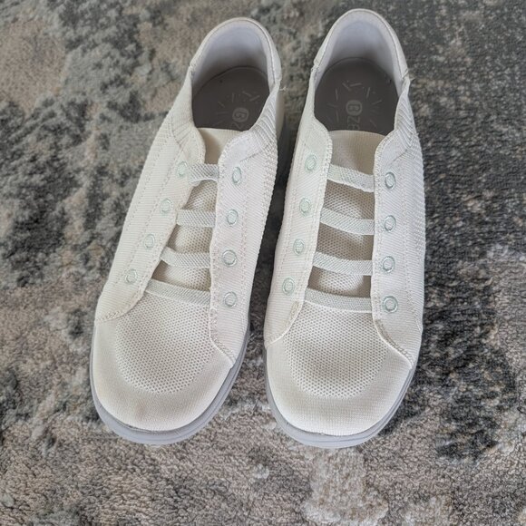 Shies - Picture 1 of 4